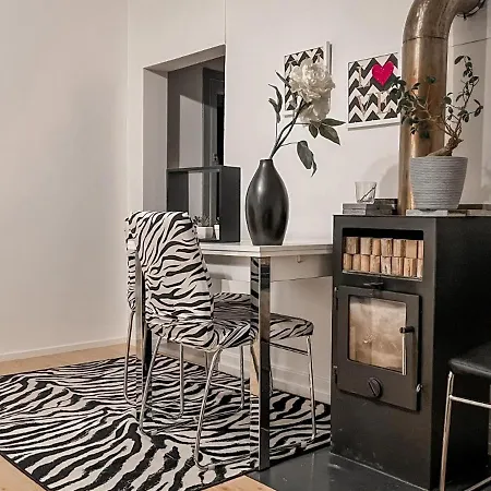 Sunny Nest 1 Apartment *