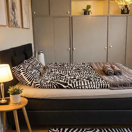 Sunny Nest 1 Apartment *